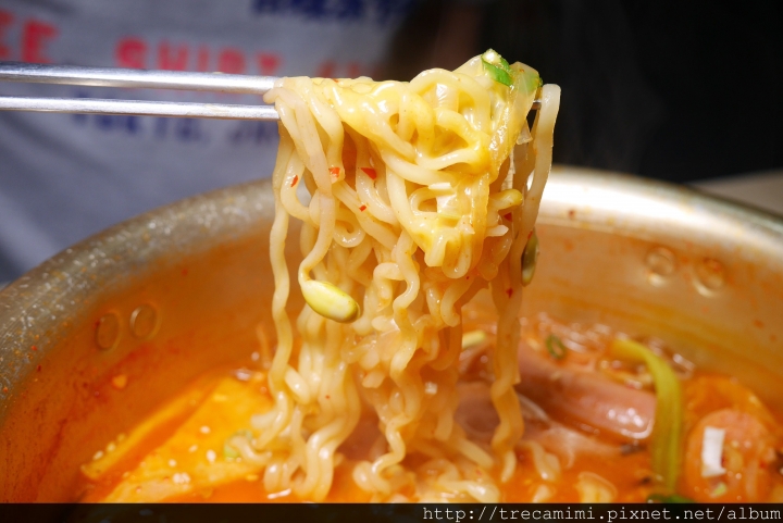 【食記】高雄韓咪達-好吃好飽好划算的韓式料理,CP值很高的部隊鍋跟免費無限供應的小菜!