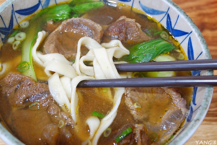 【晴光市場】牛棚牛肉麵,晴光市場人氣名店