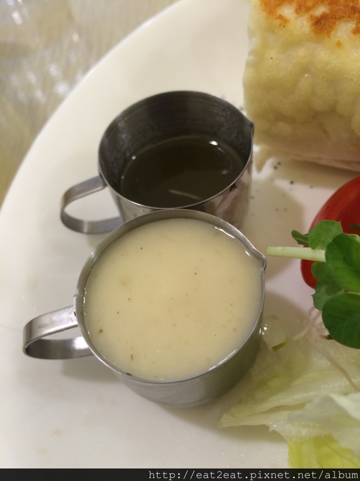 《新北板橋》 新埔站 莫拉Q複合餐飲/早午餐、日式丼飯、咖啡茶飲等