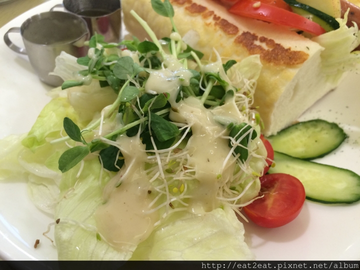 《新北板橋》 新埔站 莫拉Q複合餐飲/早午餐、日式丼飯、咖啡茶飲等