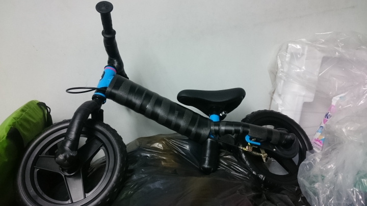 圓一個老爸的重機夢─狄卡儂滑步車變身小仿賽車