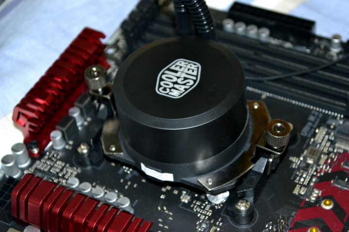 安裝簡易 平價高效 Cooler Master MasterLiquid Lite 120一體式水冷散熱器評測