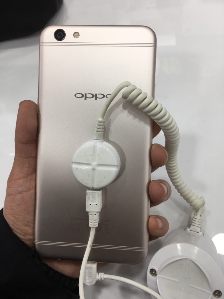 OPPO R9s Plus & C9 Pro認真比較