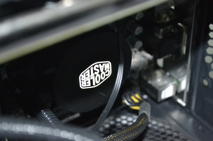 安裝簡易 平價高效 Cooler Master MasterLiquid Lite 120一體式水冷散熱器評測