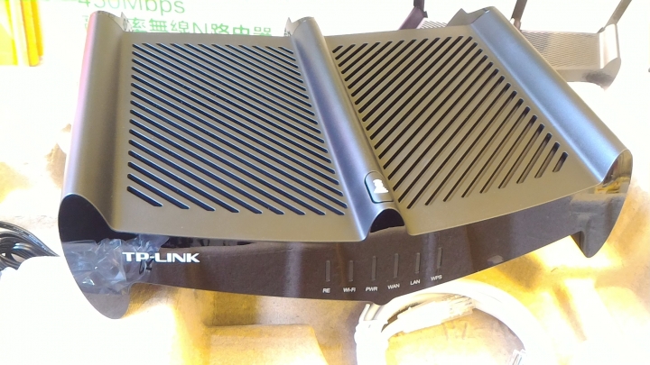 【不專業開箱】 TP-LINK TL-WR941HP高功率路由器