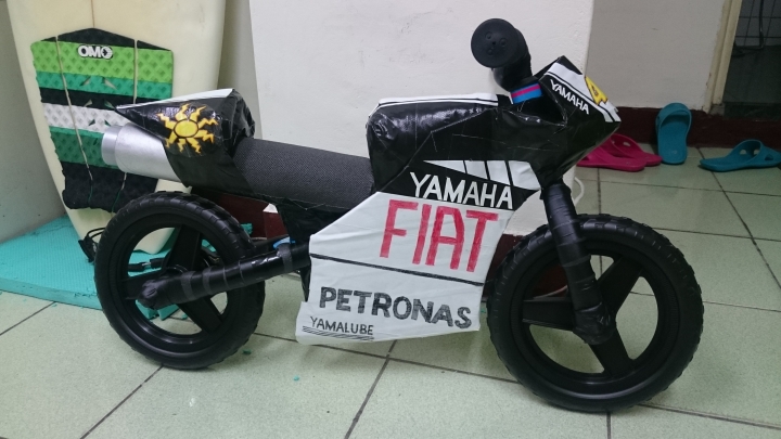 圓一個老爸的重機夢─狄卡儂滑步車變身小仿賽車
