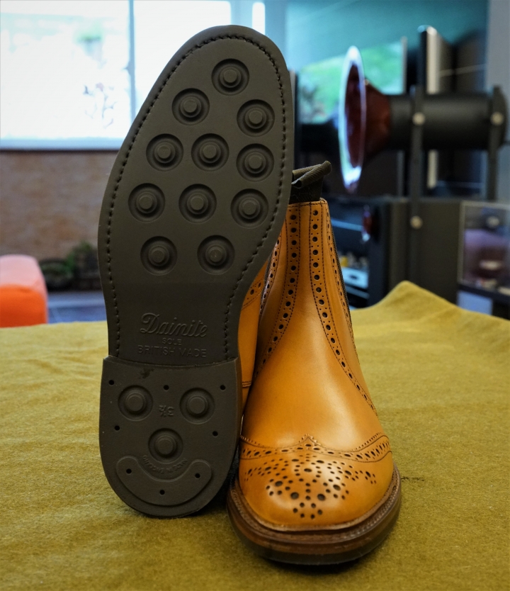 英系手工鞋 Loake Thirsk rubber-soled brogue Chelsea boot 初體驗....
