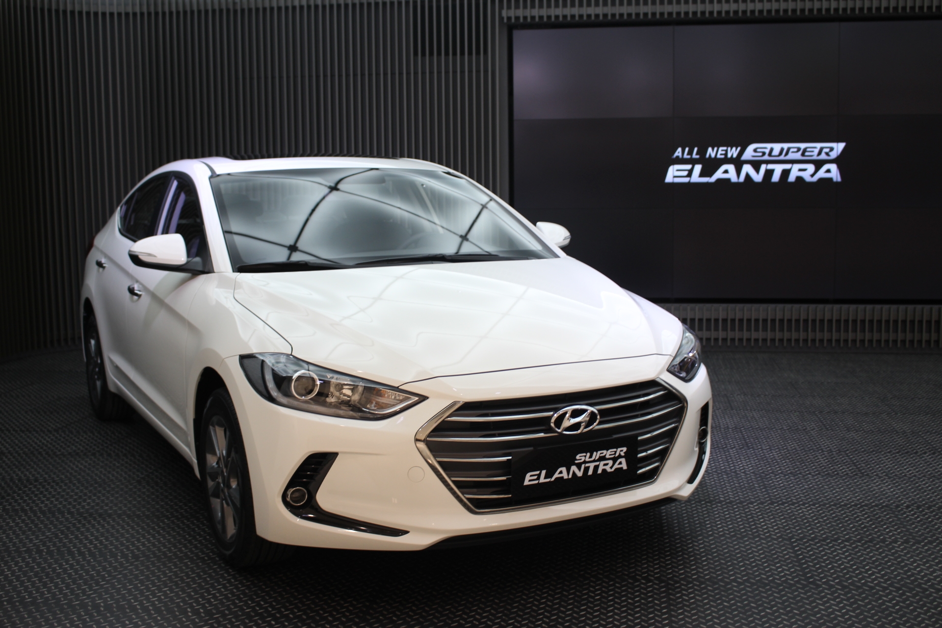 (6色全發+特仕版)「洗鍊歐風 超級進化」Hyundai Super Elnatra 試駕體驗分享