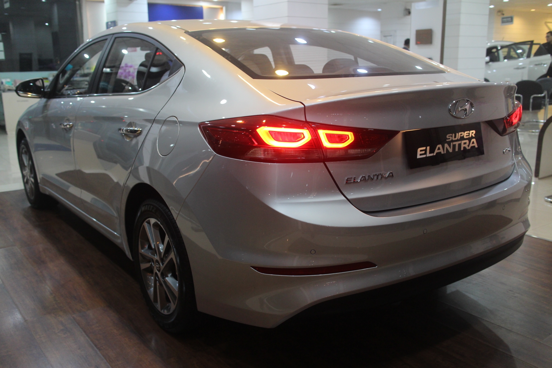 (6色全發+特仕版)「洗鍊歐風 超級進化」Hyundai Super Elnatra 試駕體驗分享
