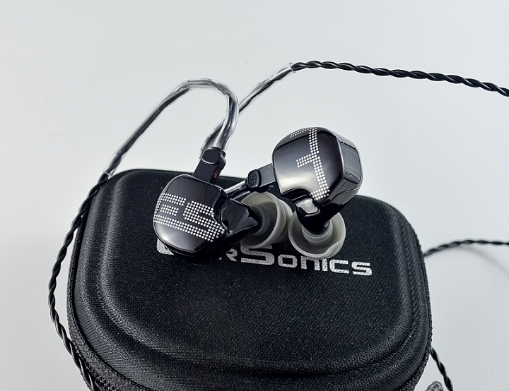 【北極熊開箱】綺麗的清透感 - EarSonics ES3
