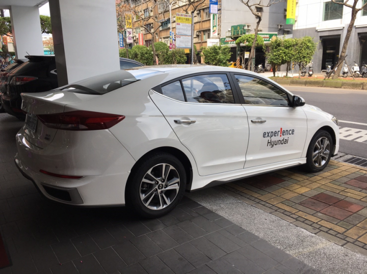 Elantra 1.6 CRDI試乘(滿意分數90分)