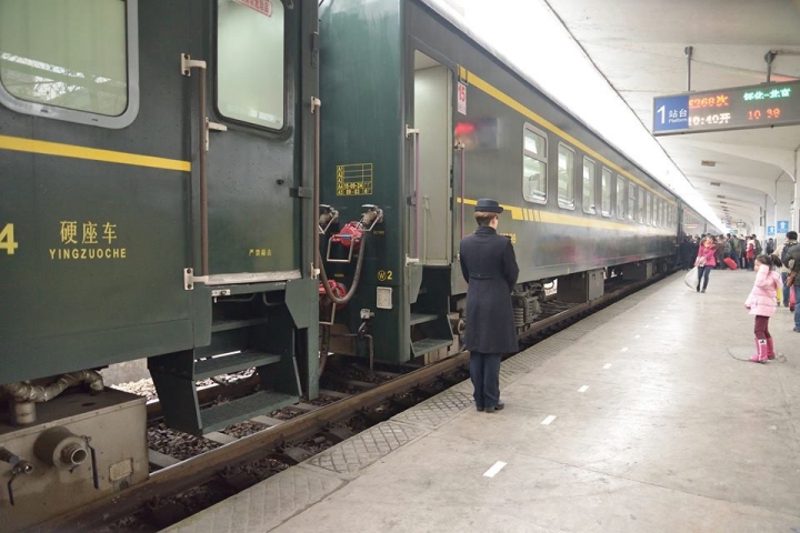 湖南張家界到鳳凰古城交通方式、鳳凰古城張家界來回搭車方法介紹