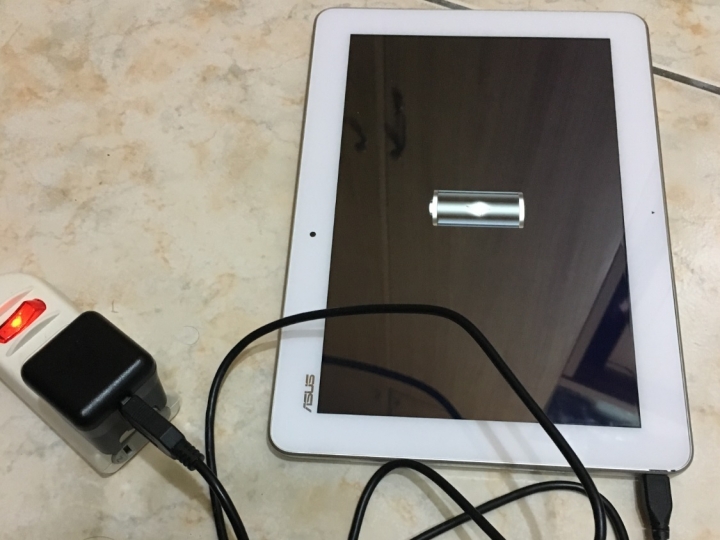 多輸出充電器開箱分享