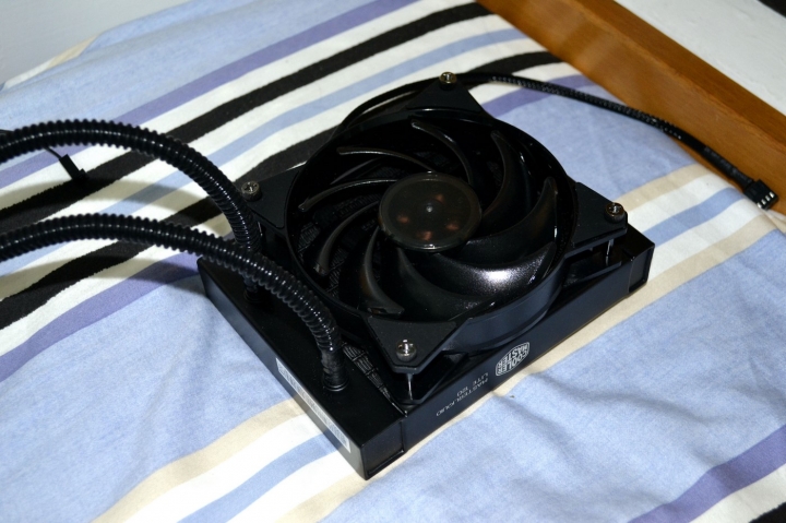 安裝簡易 平價高效 Cooler Master MasterLiquid Lite 120一體式水冷散熱器評測