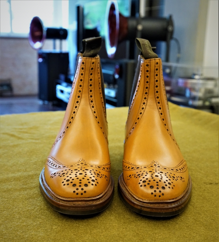 英系手工鞋 Loake Thirsk rubber-soled brogue Chelsea boot 初體驗....
