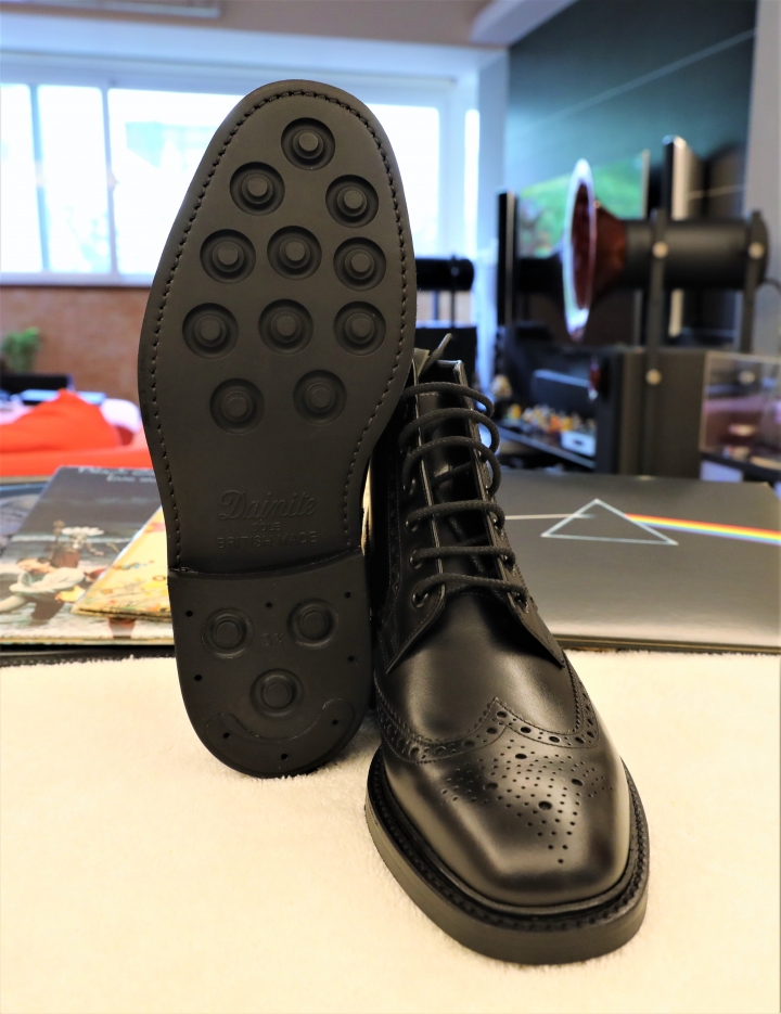 第二波 英式硬派 Loake Burford rubber-soled brogue boot 開箱