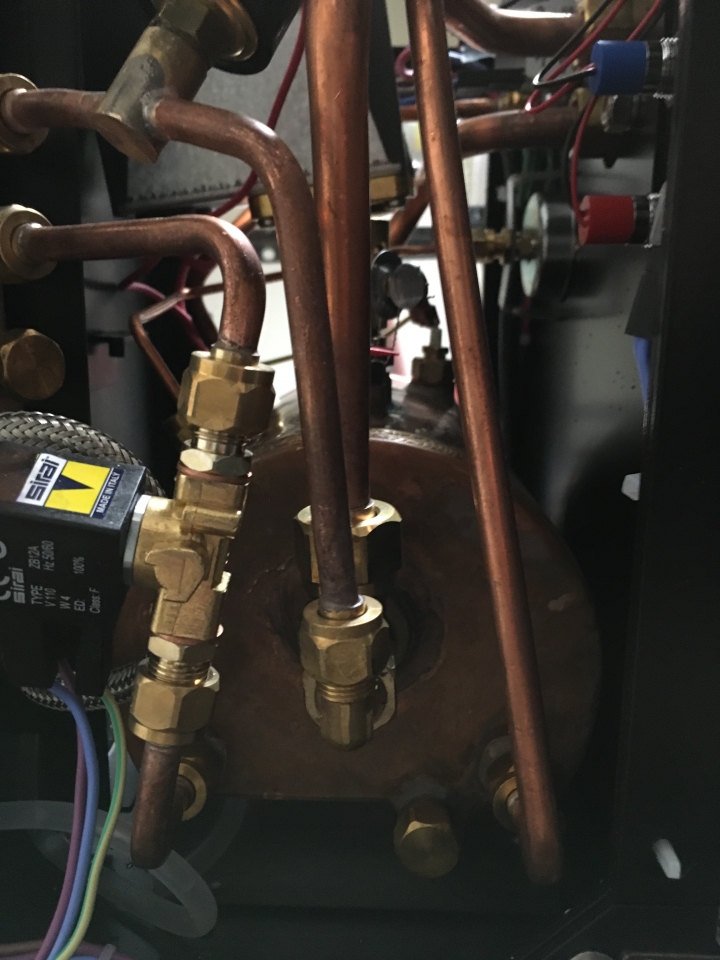 我的第二台拉霸機 LONDINIUM R ~~~ 開箱