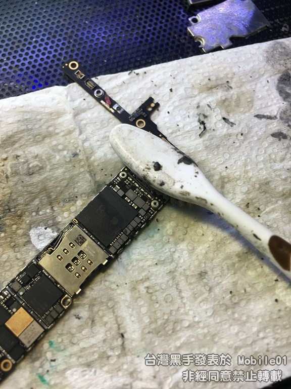 iPhone 6Plus 泡水後就爛掉了....(被拐來朝聖維修記錄 )