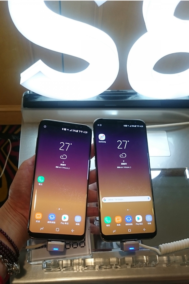 S8 / S8+ 要預購了~分享一下發表會現場的手機^^