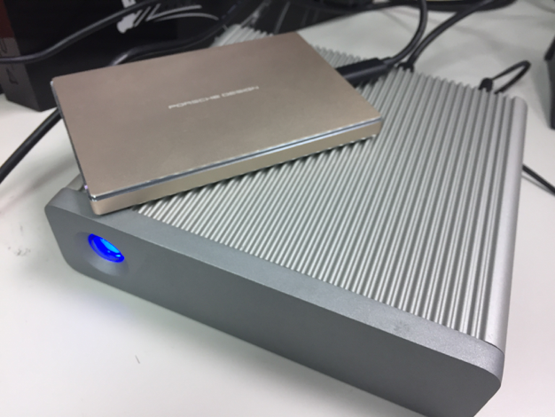 高質感的LaCie來當PS4外接硬碟吧