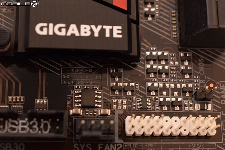 重返榮耀第2彈 R5 1400 技嘉 GA-AB350M-Gaming 3 對戰 i5 7400 開箱