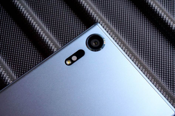 SONY Xperia XZs冰晶藍開箱‧首創Motion Eye相機
