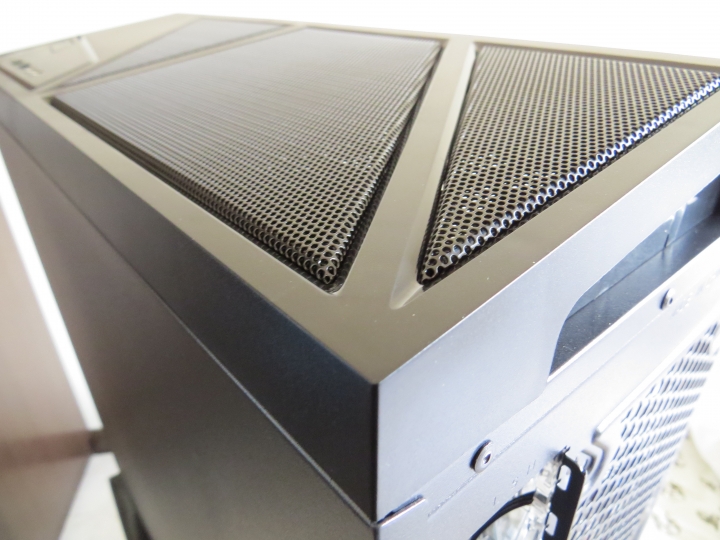 【開箱】Raidmax 雷德曼 Sigma (黑色款) 電競機殼 電腦機殼 2017 新款機殼 (空機殼展示)
