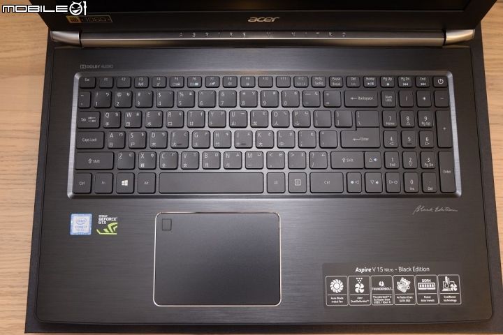 新入手搶先開箱的ACER VN7-593G-76N4電競筆電