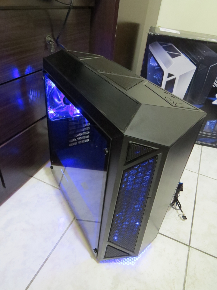 【開箱】Raidmax 雷德曼 Sigma (黑色款) 電競機殼 電腦機殼 2017 新款機殼 (空機殼展示)
