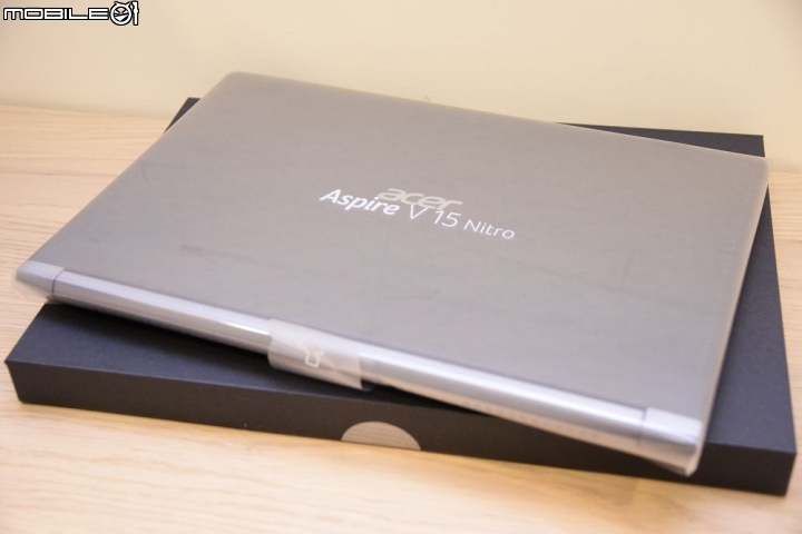 新入手搶先開箱的ACER VN7-593G-76N4電競筆電