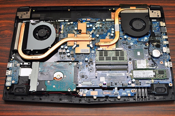 GIGABYTE Sabre 15 搭配炫麗RGB鍵盤,強勁出鞘