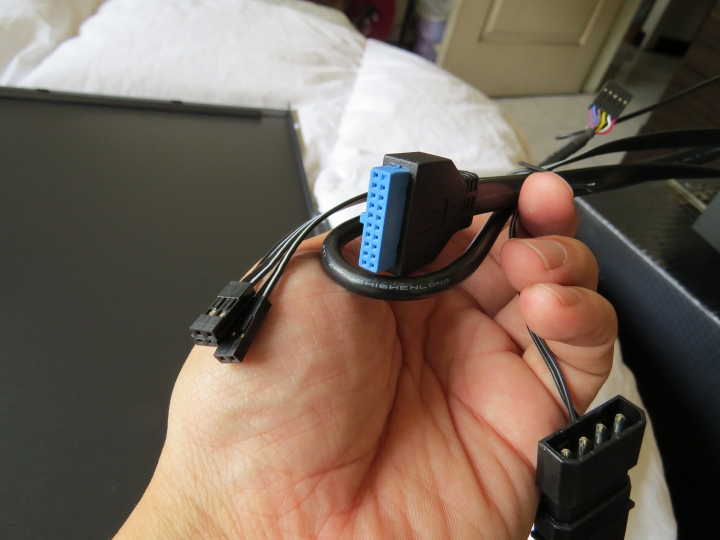 【開箱】Raidmax 雷德曼 Sigma (黑色款) 電競機殼 電腦機殼 2017 新款機殼 (空機殼展示)