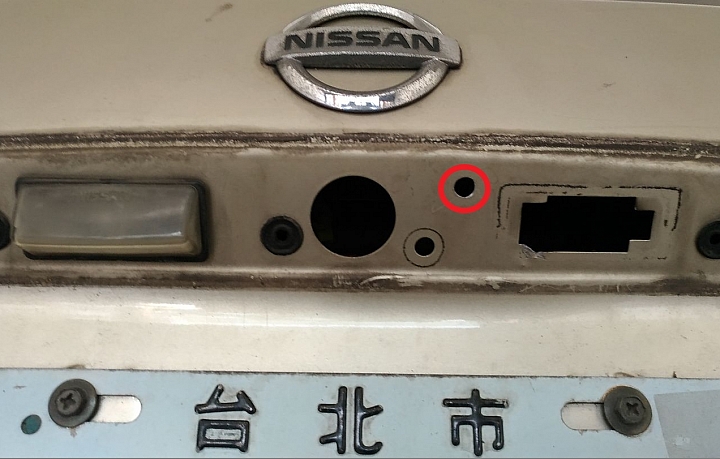 2004 Sentra M1 前後行車紀錄器 DIY 安裝 (後鏡頭、攝影)