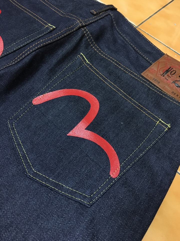 【開箱】歐版 EVISU 2010 No.2 日本製布邊布 紅色小M