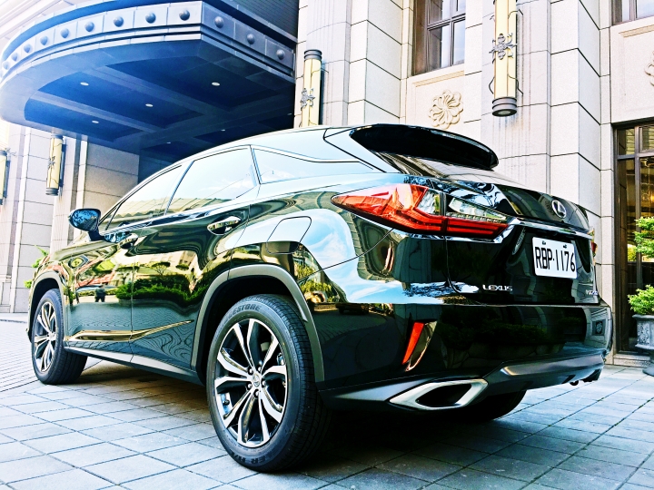 Lexus休旅 RX200T開心的購車&不專業開箱