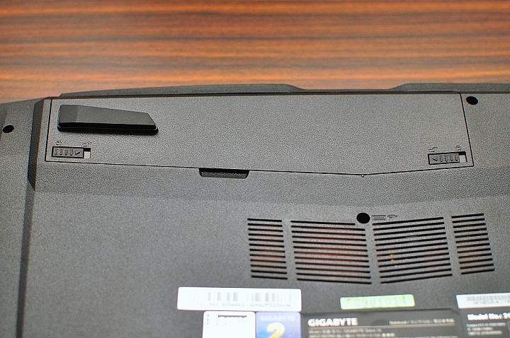 GIGABYTE Sabre 15 搭配炫麗RGB鍵盤,強勁出鞘