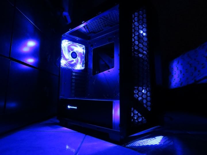 【開箱】Raidmax 雷德曼 Sigma (黑色款) 電競機殼 電腦機殼 2017 新款機殼 (空機殼展示)