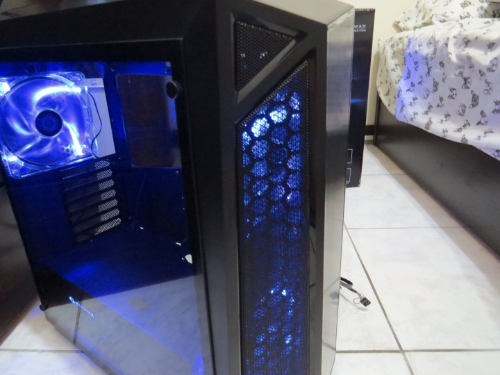 【開箱】Raidmax 雷德曼 Sigma (黑色款) 電競機殼 電腦機殼 2017 新款機殼 (空機殼展示)