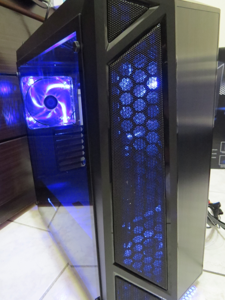 【開箱】Raidmax 雷德曼 Sigma (黑色款) 電競機殼 電腦機殼 2017 新款機殼 (空機殼展示)