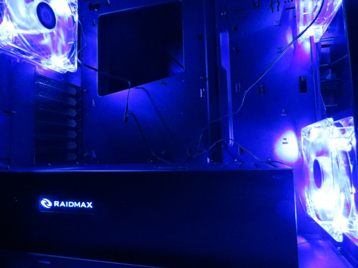 【開箱】Raidmax 雷德曼 Sigma (黑色款) 電競機殼 電腦機殼 2017 新款機殼 (空機殼展示)