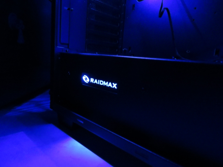 【開箱】Raidmax 雷德曼 Sigma (黑色款) 電競機殼 電腦機殼 2017 新款機殼 (空機殼展示)