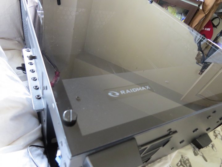 【開箱】Raidmax 雷德曼 Sigma (黑色款) 電競機殼 電腦機殼 2017 新款機殼 (空機殼展示)