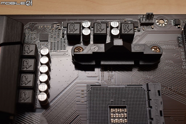 重返榮耀第2彈 R5 1400 技嘉 GA-AB350M-Gaming 3 對戰 i5 7400 開箱