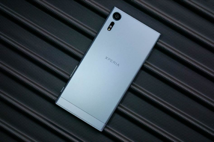 SONY Xperia XZs冰晶藍開箱‧首創Motion Eye相機