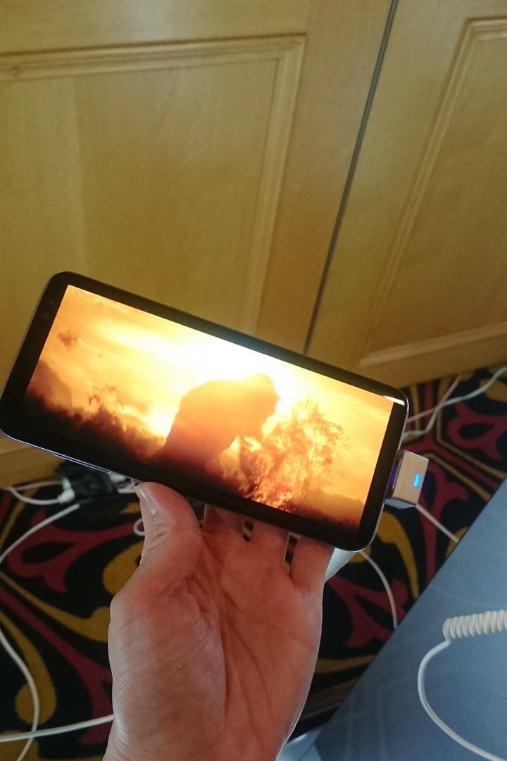 S8 / S8+ 要預購了~分享一下發表會現場的手機^^