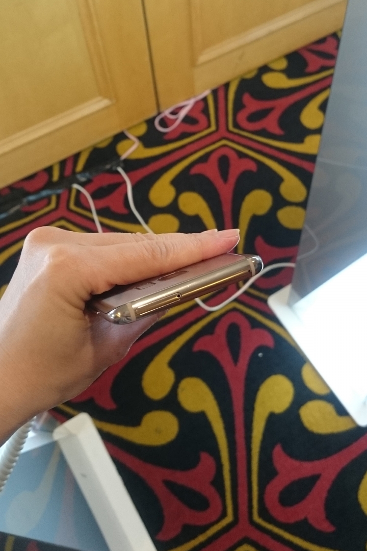 S8 / S8+ 要預購了~分享一下發表會現場的手機^^