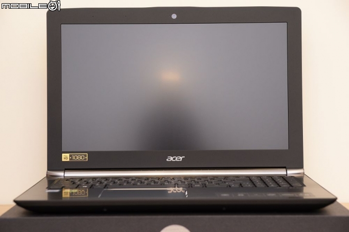 新入手搶先開箱的ACER VN7-593G-76N4電競筆電