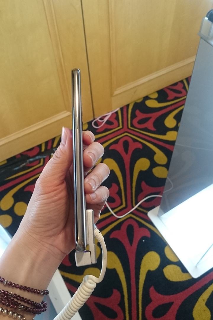 S8 / S8+ 要預購了~分享一下發表會現場的手機^^