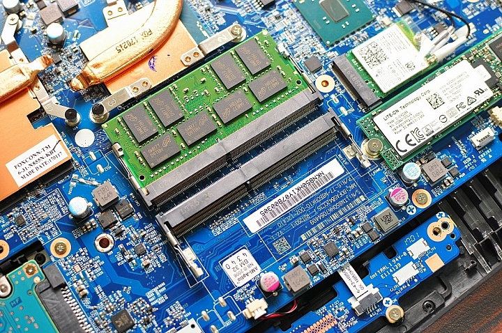 GIGABYTE Sabre 15 搭配炫麗RGB鍵盤,強勁出鞘