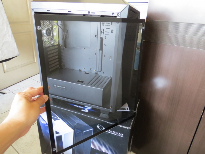 【開箱】Raidmax 雷德曼 Sigma (黑色款) 電競機殼 電腦機殼 2017 新款機殼 (空機殼展示)